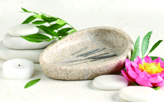 13岁为母治病学针灸 医师用孝心开启行医路