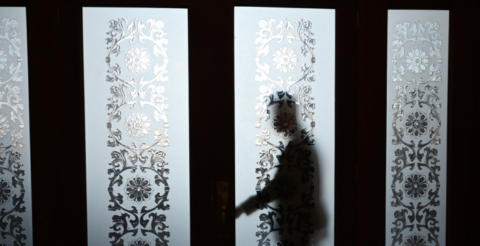 钟原：中共四中全会后的政治表态掀波澜