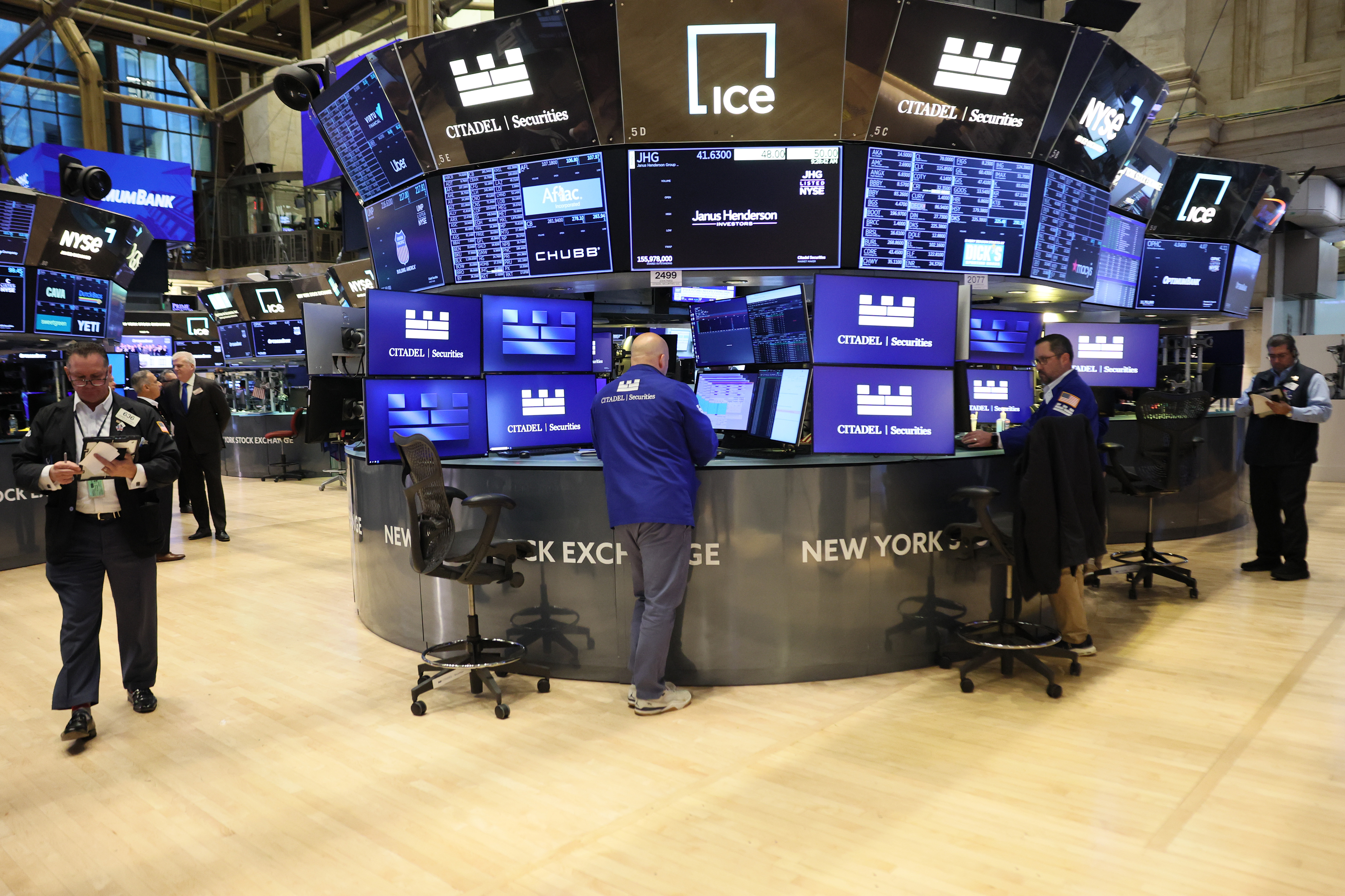 科技财报及美中谈判利多美股再创新高| 华尔街| 科技巨头| 川普| 大纪元