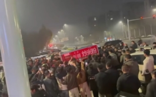 傳河南最大夜市被關停 攤販與城管爆發衝突