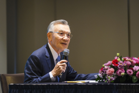 PF林信義與黃循財閉門晤談 氣氛融洽台灣領袖代表林信義(圖)與新加坡總理黃循財在APEC會議期間,進行閉門晤談。