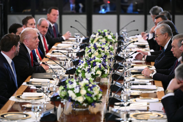 楊威：中亞五國向美國靠攏 中共又失算