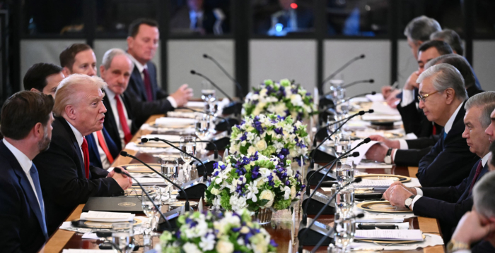 杨威:中亚五国向美国靠拢 中共又失算