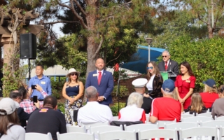 組圖：加州爾灣市慶老兵節 向軍人致敬