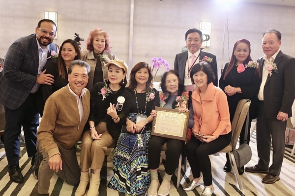 薪火相傳籌款晚會義賣熱烈 共助中華文化公園修復