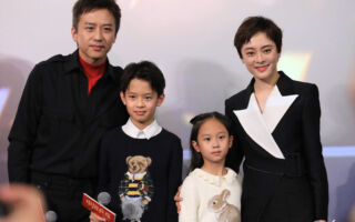 鄧超晒照為兒慶生 14歲等等騰空投籃獲讚好帥