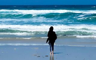 我看见昨日的自己，我听见我的心轻声说着：久违。（于杨摄影 明子提供）