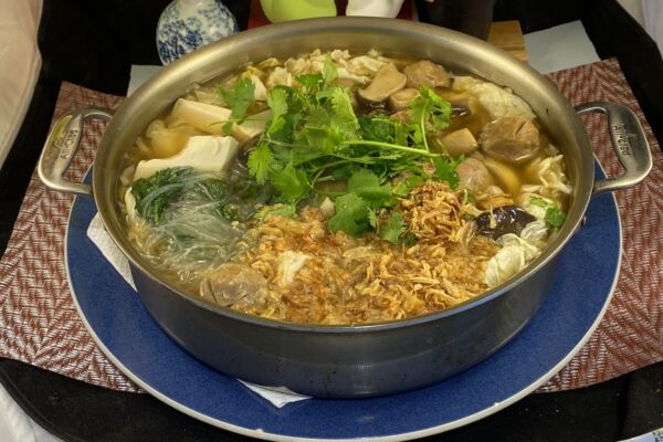 【梁廚美食】牛筋丸粉絲椰菜湯鍋～熱騰騰好暖胃！