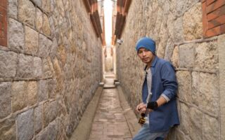 黄明志卷命案工作全被砍 公开求职：有收入就好