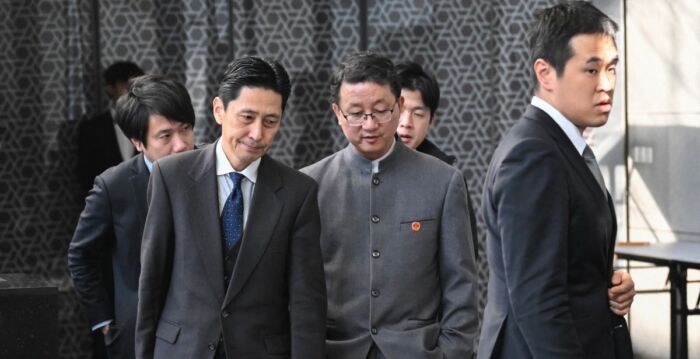 插兜送客后急安抚日企 中共被指色厉内荏