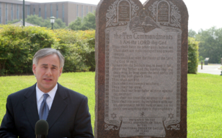 聯邦法官命令德州多個學區撤除十誡展示