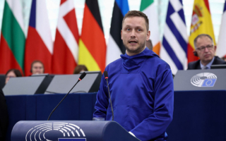 格陵兰总理盼与民主国家开发稀土 排除中共