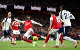 英超：阿森纳胜热刺领跑 利物浦和曼城落败