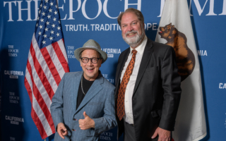 美知名喜劇演員：大紀元是照亮前方的燈塔