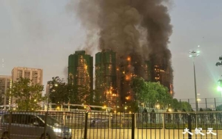 王友群：香港為何發生百年不遇大火災