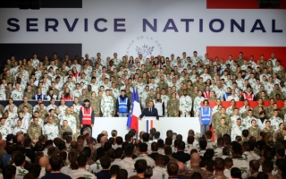 欧盟多国加强国防 法国设青年志愿役制度