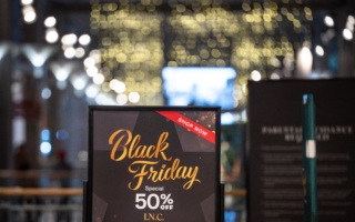 美國消費者「黑五」線上消費創新高 達118億美元