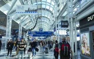 美TSA：旅客若無真實身份證 需付額外費用