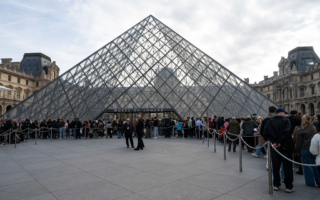 卢浮宫门票部分涨45% 中美游客都受影响
