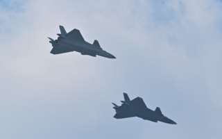 沈舟：中共軍方恐嚇日本 反自曝窘相（下）