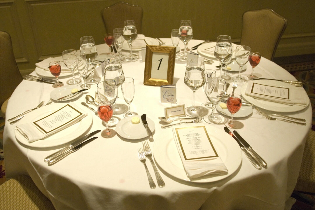 【名家專欄】巧妙布置餐桌 復興傳統文化