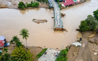 遭遇洪水山崩 印泰马三国累计逾400人罹难