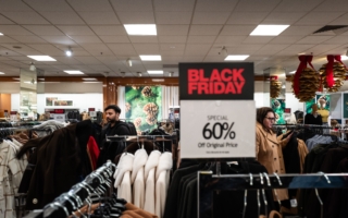 美国人黑五购物金额创纪录 哪些产品最畅销