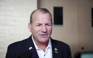 共和党众议员尼尔斯宣布退休 荐孪生兄弟接任