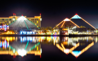 來Moody Gardens體驗美國最大的冰雕展