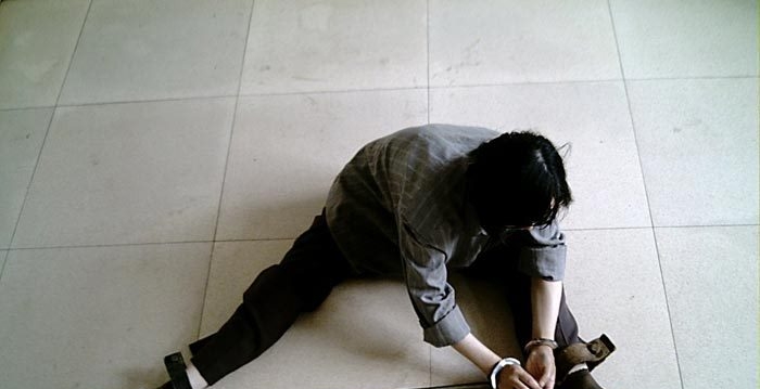 【中共百种酷刑】铐刑