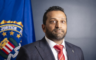 大紀元獨家專訪FBI局長 聚焦九話題