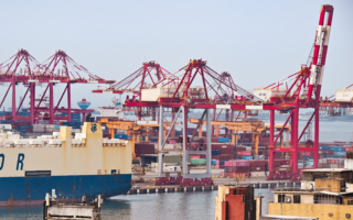 台10月制造业景气灯号连2月亮黄蓝灯