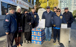 退伍军人会华埠募捐玩具做公益