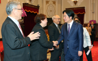 马英九执政称有两岸和平红利 赖清德：我没看到