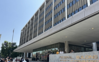 涉向聯邦大樓投擲燃燒瓶 洛杉磯前科犯遭逮捕