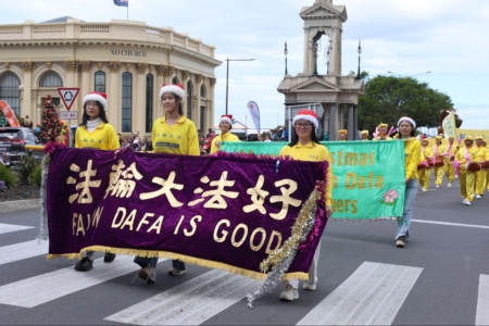 新西兰南岛圣诞游行 法轮功腰鼓队受欢迎