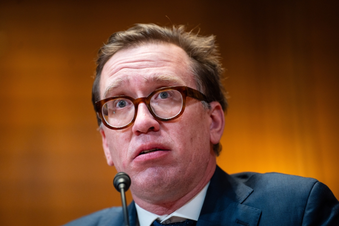 2025年12月3日,耶魯大學公共衛生學院人道研究實驗室執行主任雷蒙德(Nathaniel Raymond)在國會聽證會上作證。(Madalina Kilroy/大紀元)