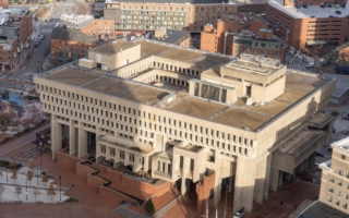 波士顿市政府遭入室盗窃