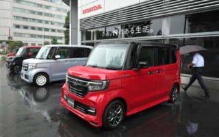 川普批准在美制造小型汽车 称其“很可爱”