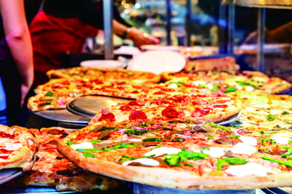 披薩之都在紐約 炭火燻香的街角風味