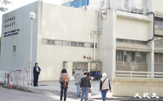 香港大火 灾民诉说领取援助难：一天跑4区