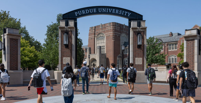 普渡大学为何指示院系拒收中国留学生