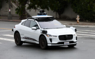 嬰兒等不及? 美孕婦在Waymo自駕車上產子