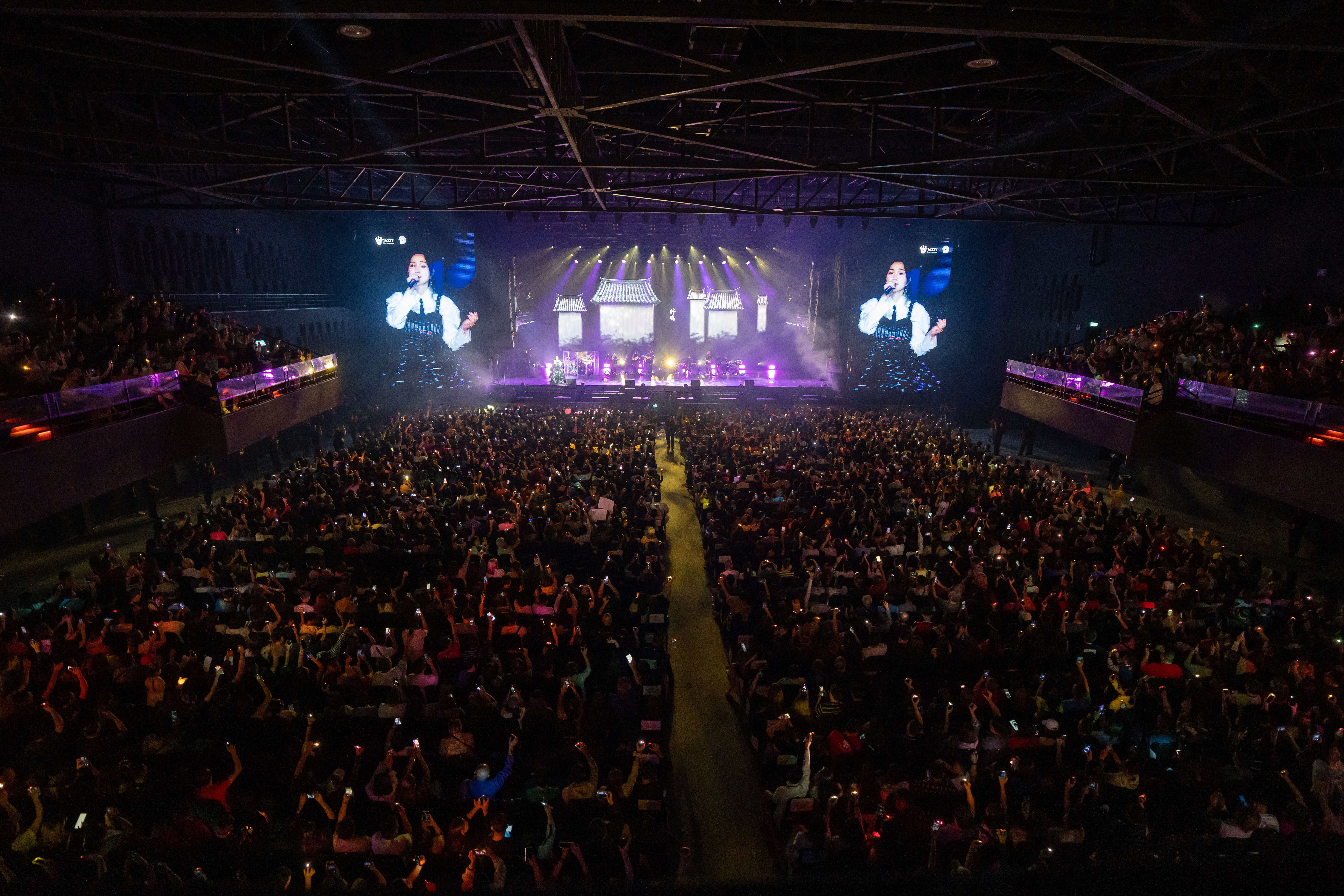 香港女歌手謝安琪 《TIDAL》巡迴演唱會馬來西亞站,於2025年12月13日在雪蘭莪Idea Live Arena 舉辦。(Jazzy Group提供)