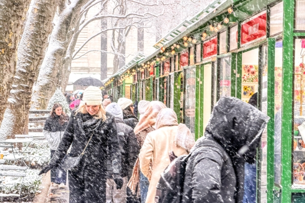 周末风暴致美东北部大雪 西北沿海区更多降雨