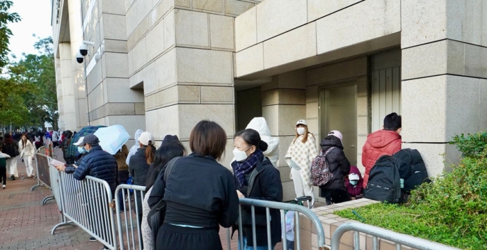 黎智英国安案今早裁决 逾百人轮候旁听