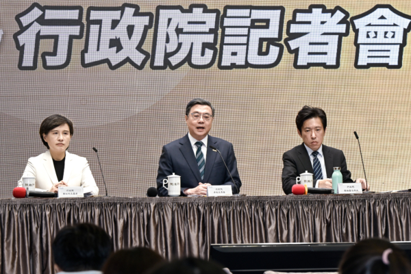 卓荣泰动用副署权 不副署财划法成宪政首例