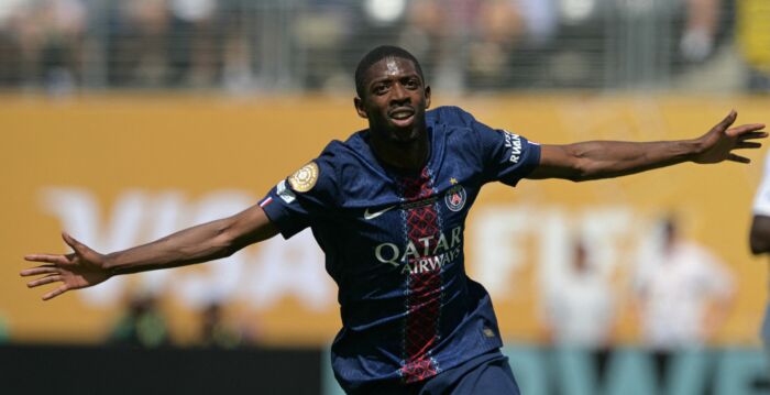 法国前锋登贝莱首次当选“世界足球先生”