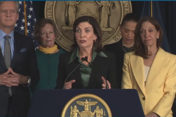 紐約州長宣布將簽署備受爭議的安樂死法案