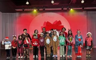 TCML學員中英雙語主持 中山華文學校聖誕展學習成果